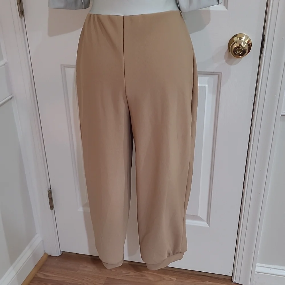 Awish Come True Two-Tone Women’s Jumpsuit in Light Gray and Tan - Picture 9 of 11